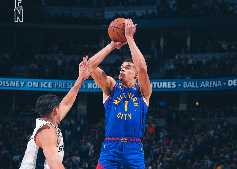 约基奇上篮吹响掘金反扑号角:穆雷借掩护轰三分球,穆雷急停跳投,波特