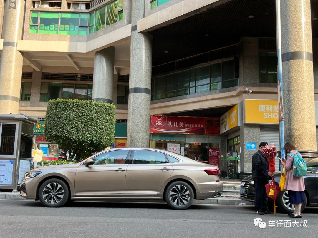 面哥试车 大众新帕萨特：“这帮年轻人，我拿捏了”