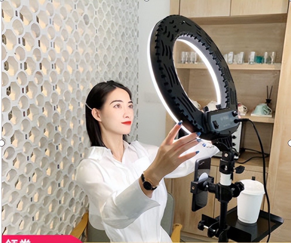 直播需要的设备有哪些（赞皇电商小知识｜新人主播必备的6个直播设备！超级实用）