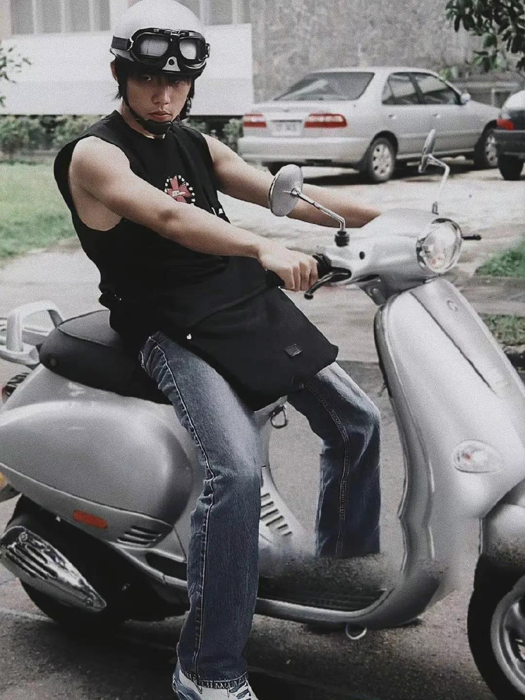 哥年轻时周杰伦