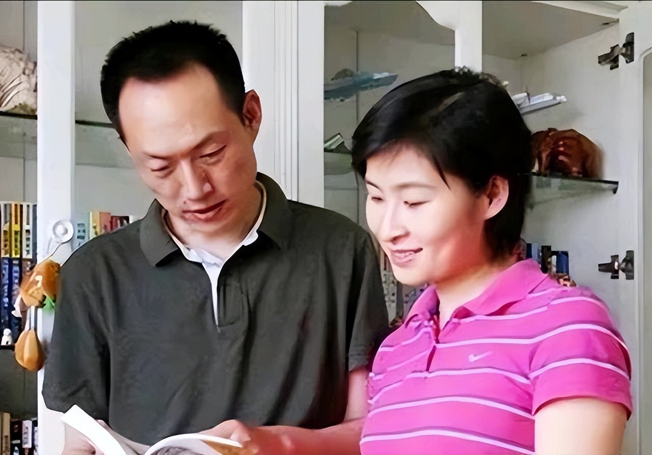 由于刘洋入选航天大队,夫妻两人要孩子的计划也被搁置了下来.