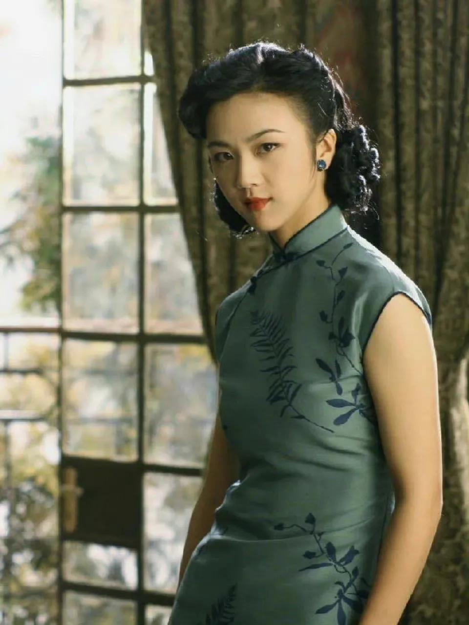 盘点各大女明星穿旗袍的样子？谁是你心中的旗袍天花板？
