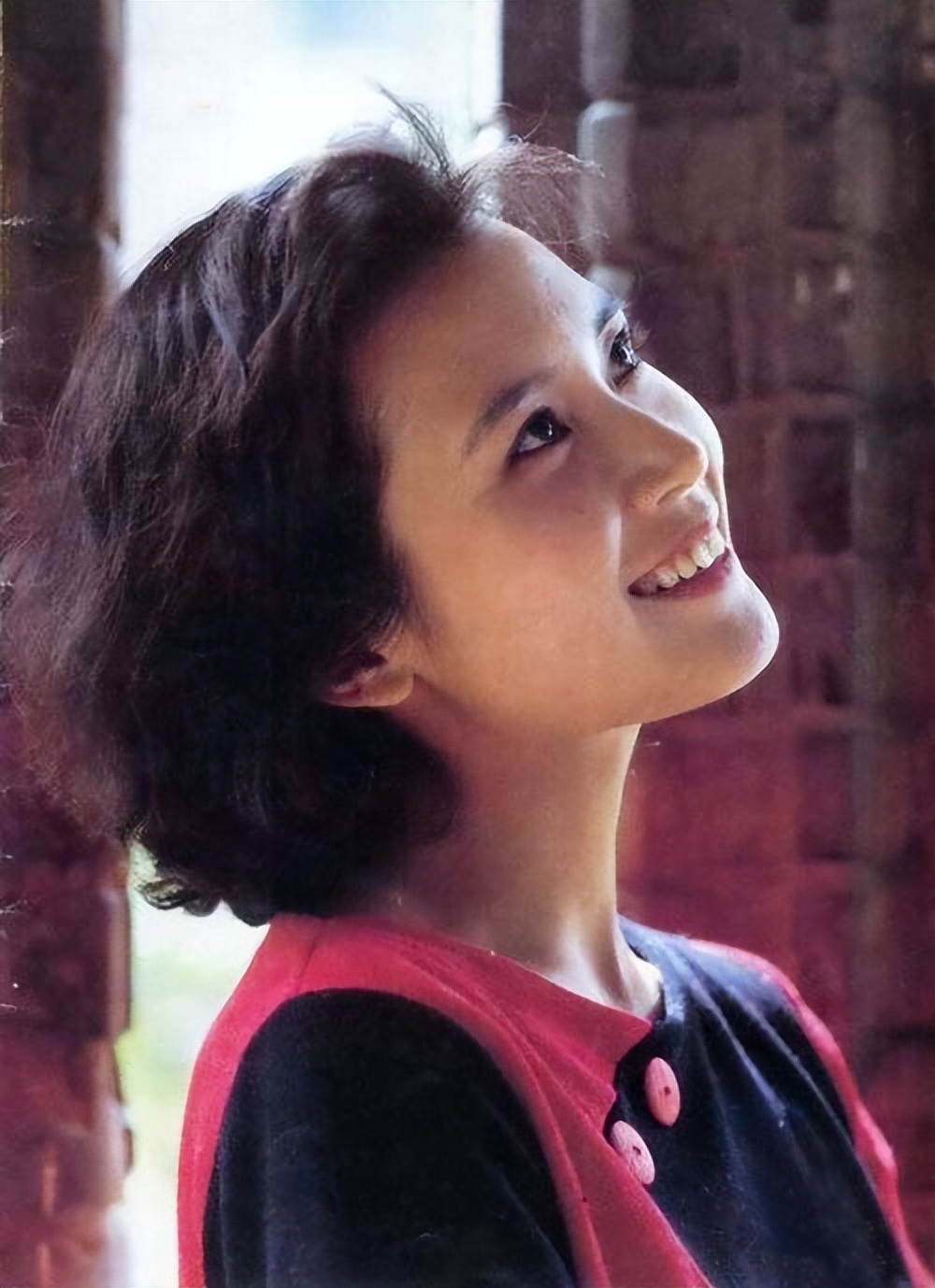 国家一级演员肖雄:当红时为了演戏而离婚,今65岁仍单身的她后悔吗-蘑