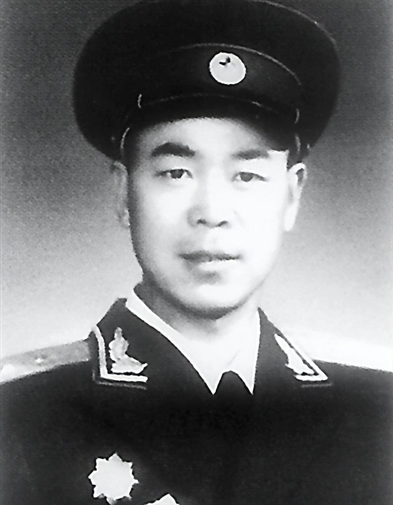 我军唯一的大校营长：主席特批，打落一架敌机，军衔上就加一颗星