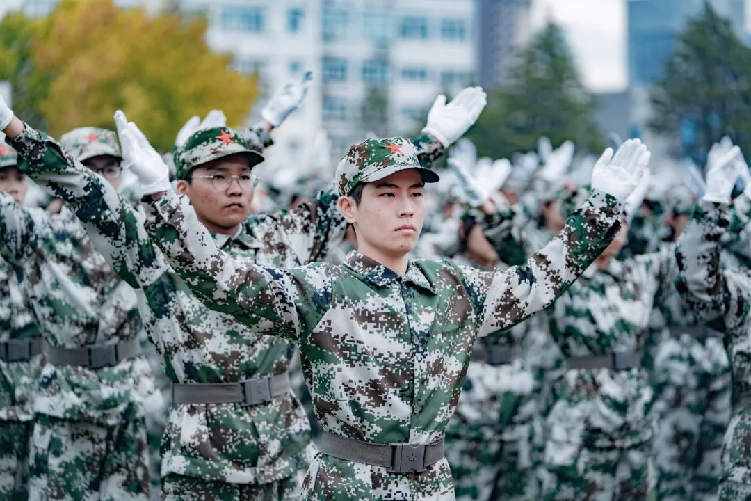 南京浦口中等專業學校：高標準接受檢閱！軍訓結營震撼來襲