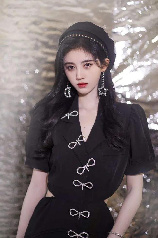 鞠婧祎：甜美靓丽，天生丽质