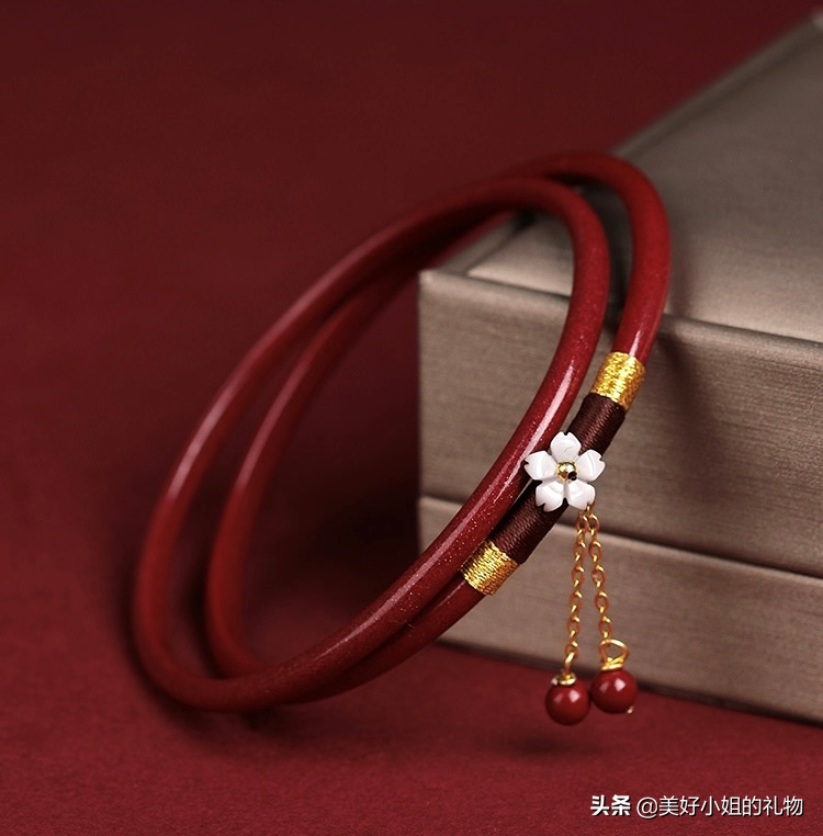 母亲节礼物系列I 细数我私藏的宝藏首饰，千元不到让妈妈闪耀起来