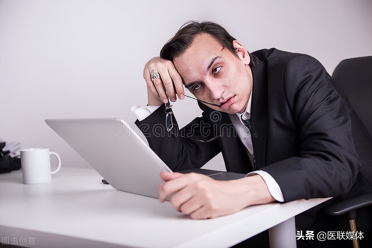 一天老困昏昏沉沉的(一天感觉头昏昏沉沉的,瞌睡)