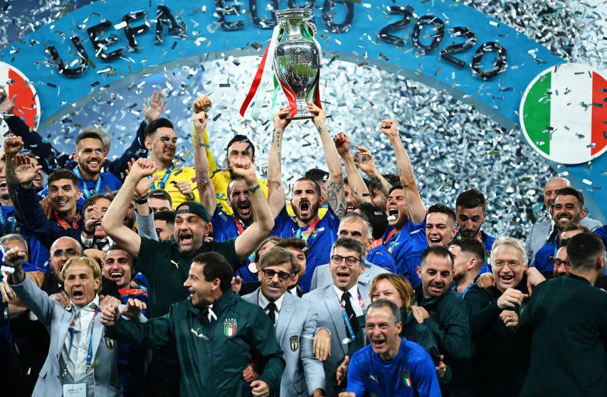 意大利是表现最好的球队（欧国联：意大利VS德国，重拾防守反击的意大利仍是欧洲最强球队？）