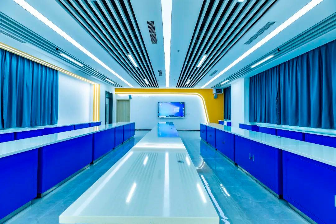 深圳市紅山中學(xué):創(chuàng)造璀璨新星 筑夢(mèng)希望未來(圖24) 深圳市紅山中學(xué):創(chuàng)造璀璨新星 筑夢(mèng)希望未來(圖24)