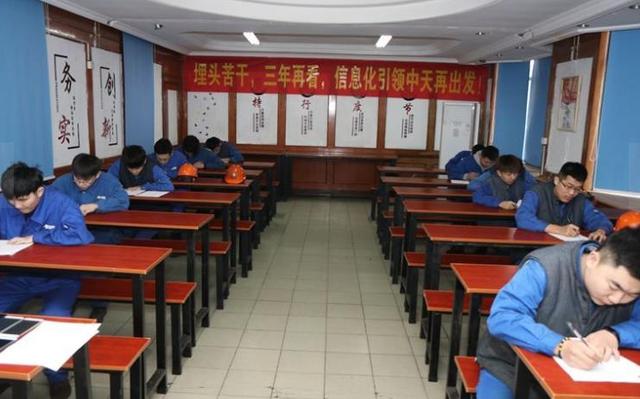 大学生涯需要考的证书，没有证书很难找工作，英语四六级用处最大