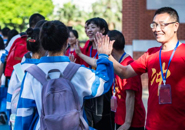 很好就业的二本院校，虽然名气不是很大，但成为公务员的概率很大