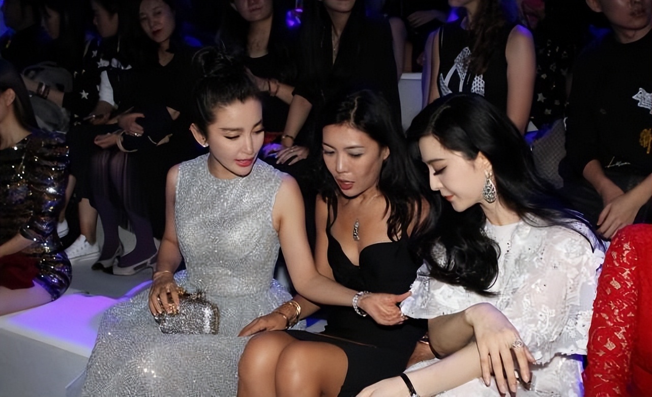 李冰冰仿佛不会老，穿精致还华贵的礼服，也看不出真实的年纪