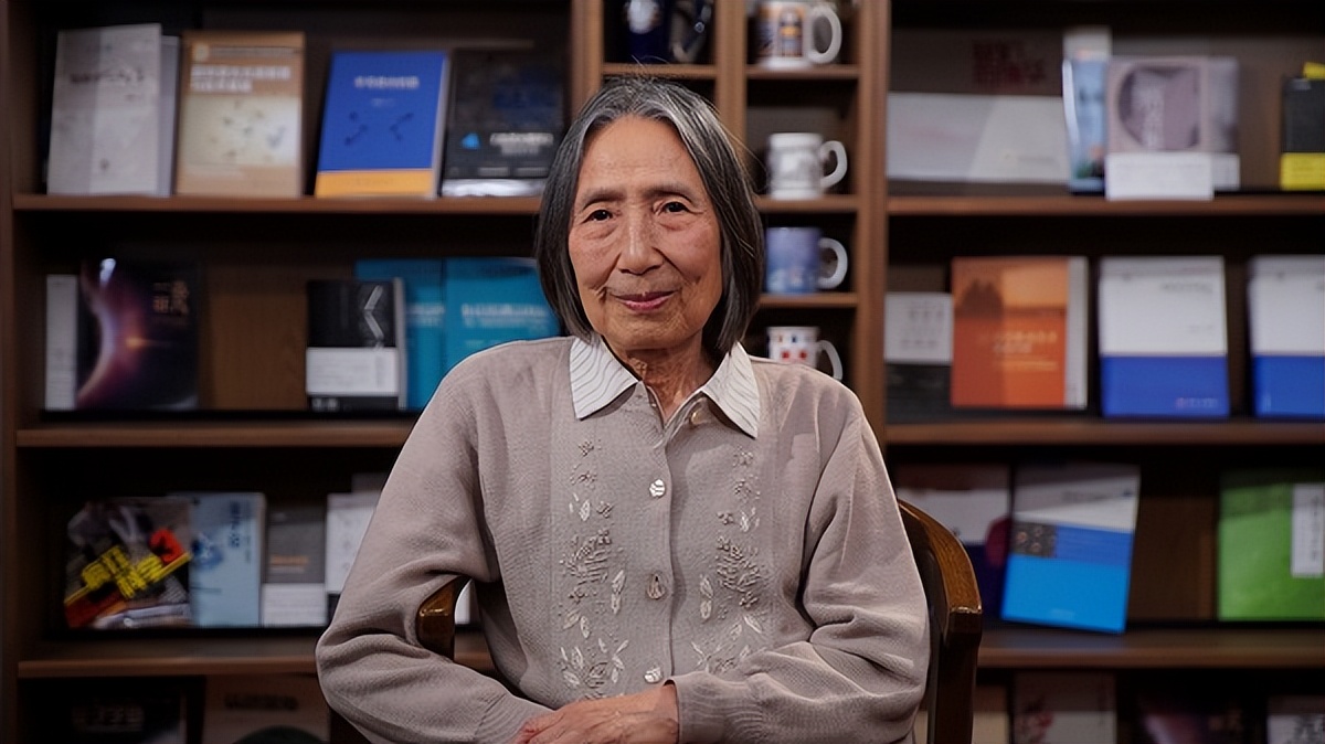 【大地上的星火】吴令安 ：物理相伴，一生追“光”