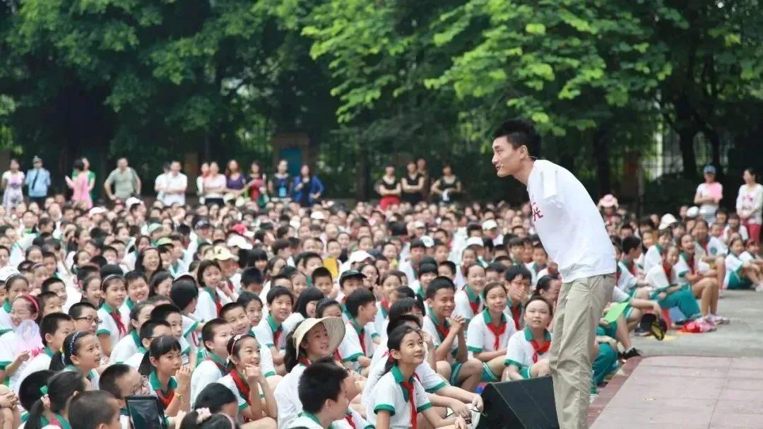 无臂状元杨孟衡，考上剑桥硕士，收获爱情，结婚生子成了人生赢家