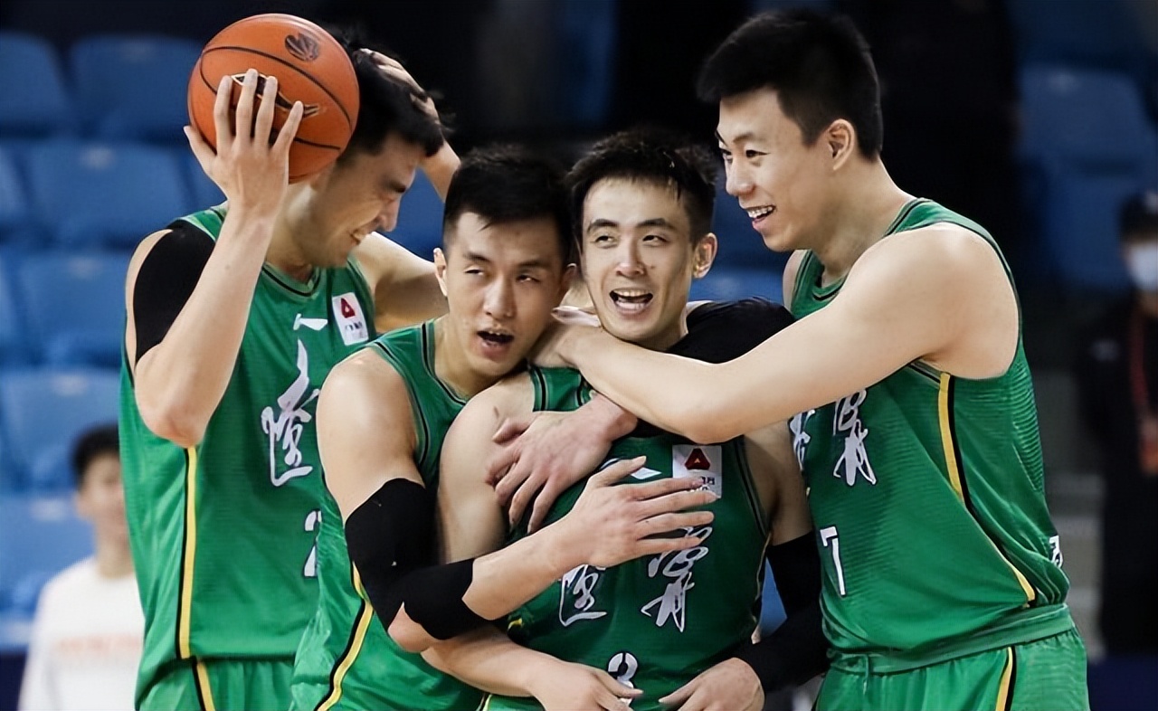 辽篮对cba各队战绩（郭艾伦满血回顾26+10，双子星都吃T，张镇麟20分，辽篮大胜福建）-趣拿体育