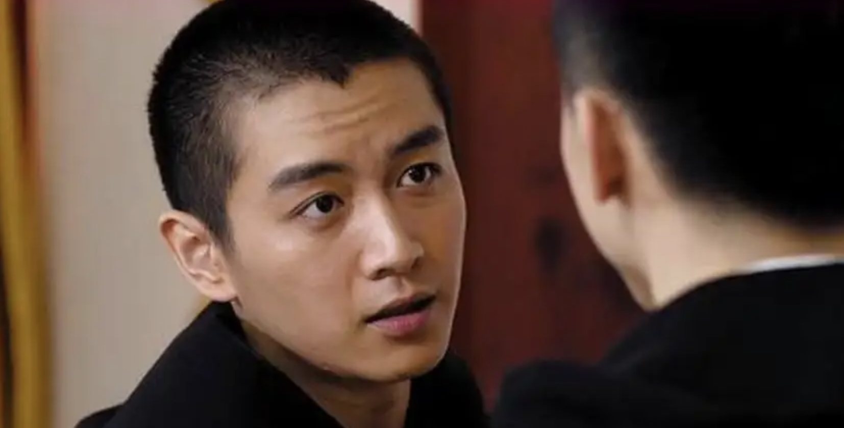 20岁成为饶雪漫书模，因陈晓报考中戏，30岁终于凭《传家》火了