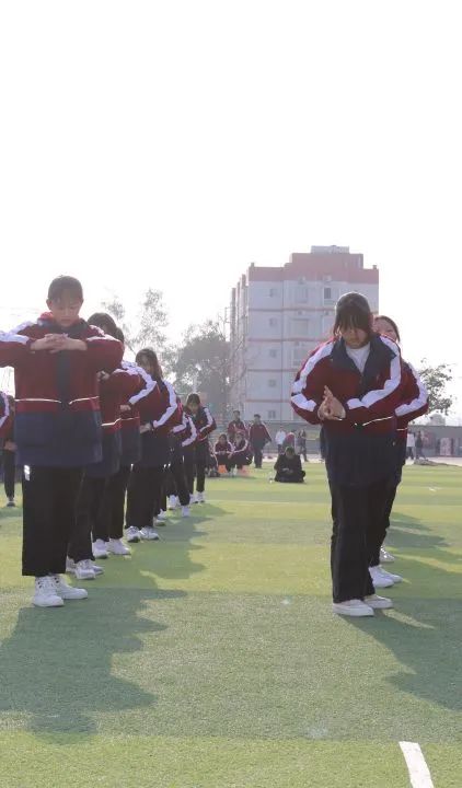 南充市李渡中学举行高一年级广播体操比赛(图18)