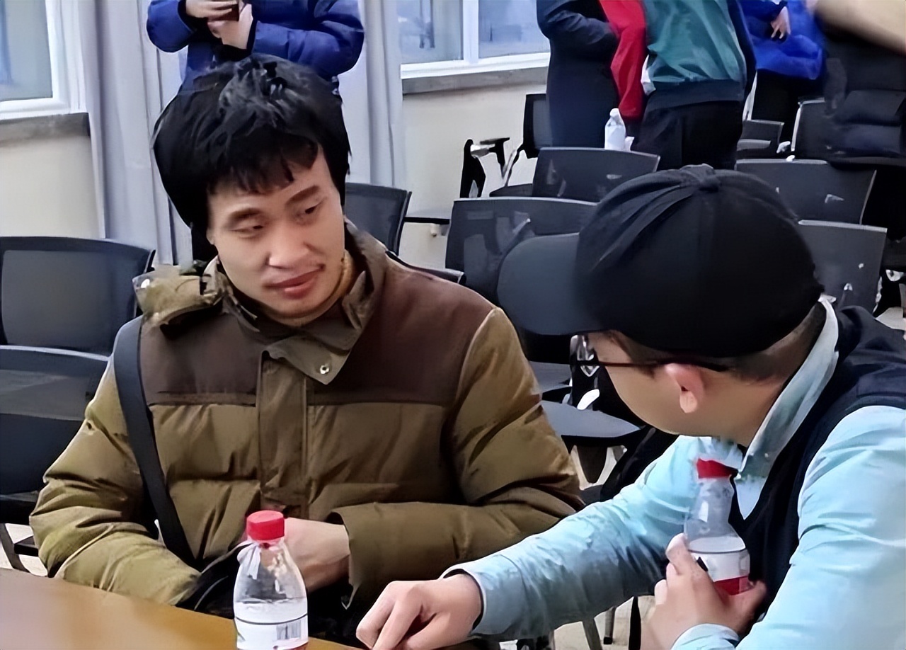 北大韦东奕辟谣“帮6个博士解开4个月未解之题”，称哈佛没有找过自己