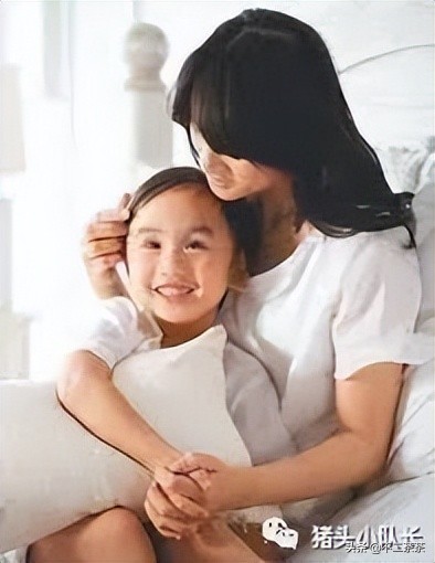 父亲啃他，他啃儿子，这个家族从未逃离童星魔咒