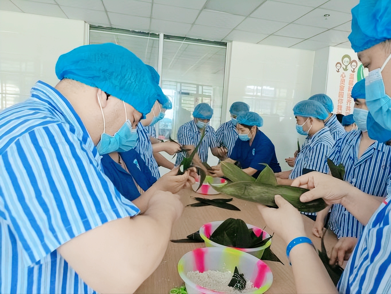 金堂县第四人民医院举行2022年迎“端午”包粽子活动
