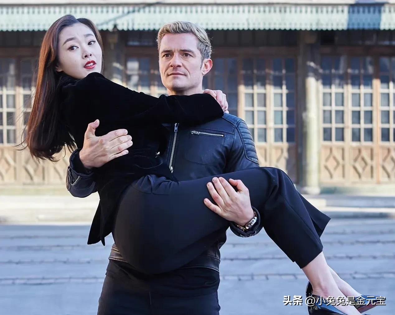 宋轶这一身黑色造型很酷