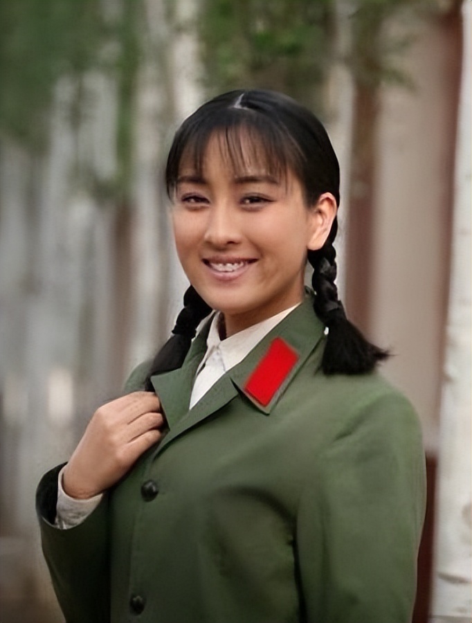 同为军艺出身，这12个女星命运不同：有人视后大满贯，有人被唾弃