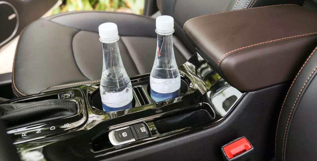 在车内暴晒过的“瓶装水”会致癌吗？央视实验告诉你答案