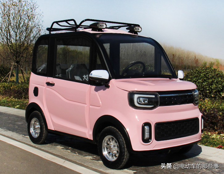 这2款电动四轮车,油电两用,带冷暖空调,适合60~75岁老年人代步