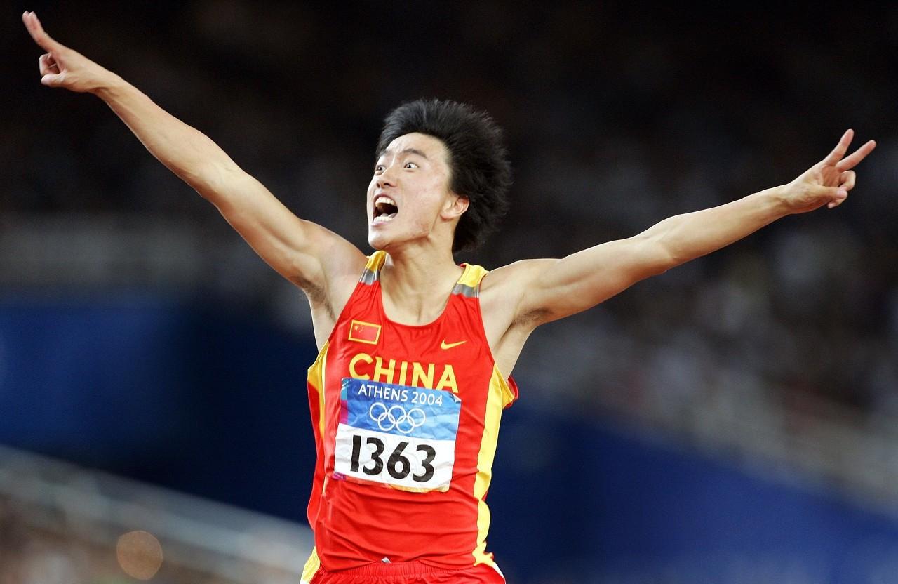 刘翔的最好成绩(12秒91！金牌属于中国！18年后再看刘翔夺冠，真的是一个奇迹
