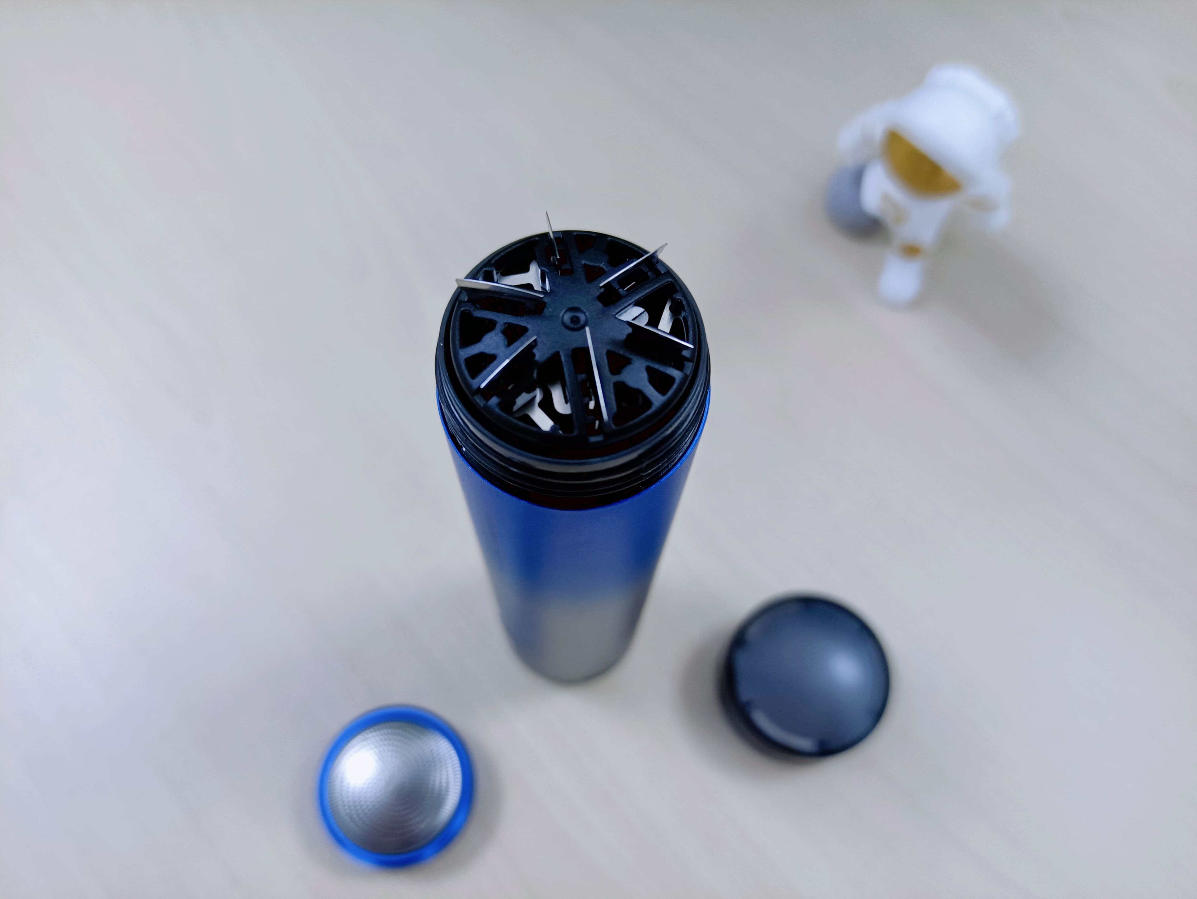 告别邋遢，交给须眉剃须刀T6 Pro