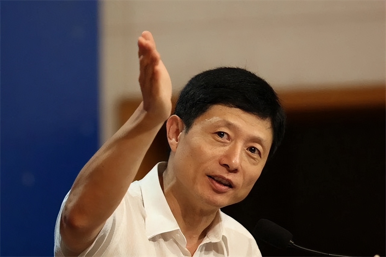 2014年艾跃进确诊胃癌，胃部被切掉4分之1，仍不愿意离开讲台