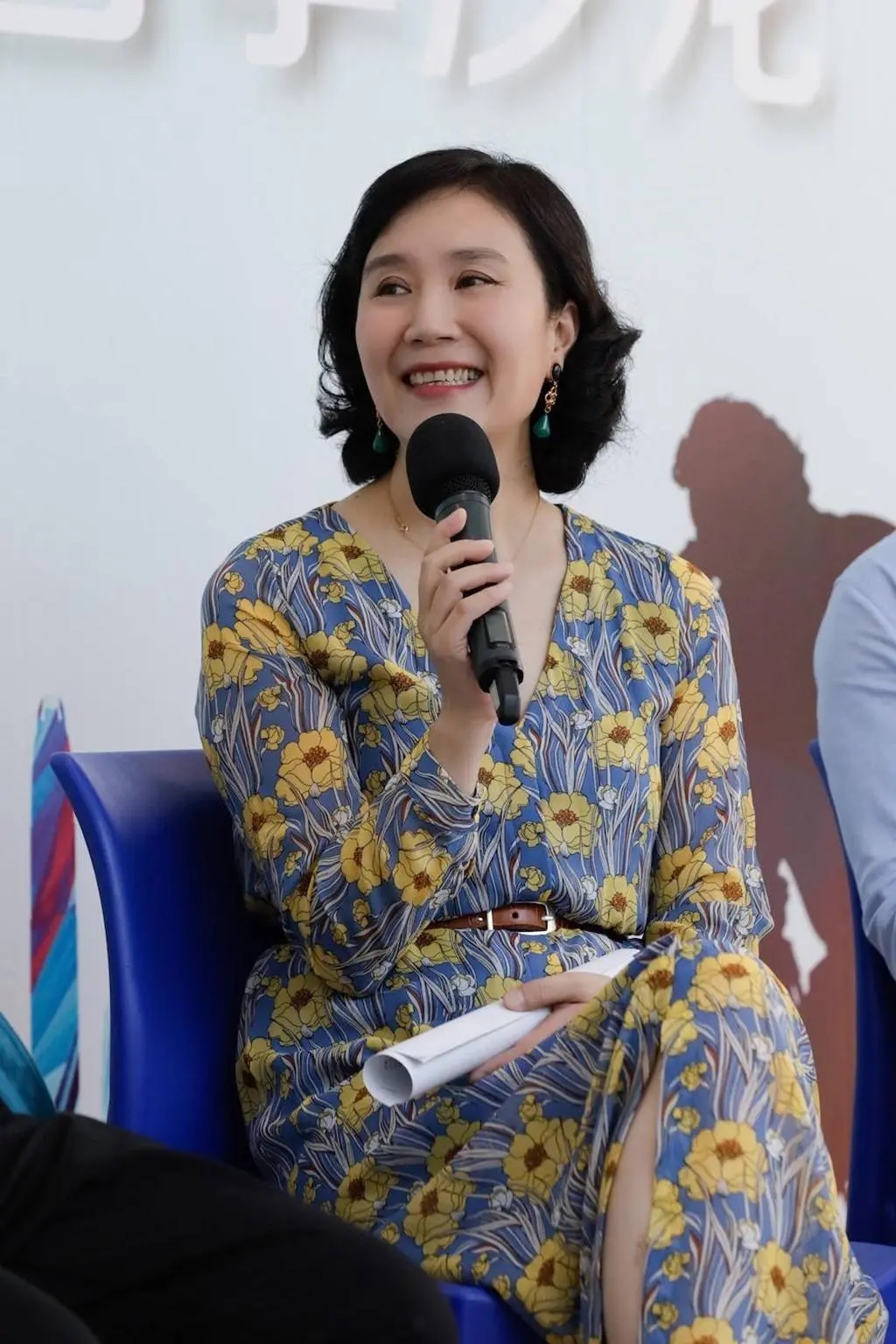 《县委大院》中,曾红极一时的丛珊,张世会,严晓频跑龙套,无奈