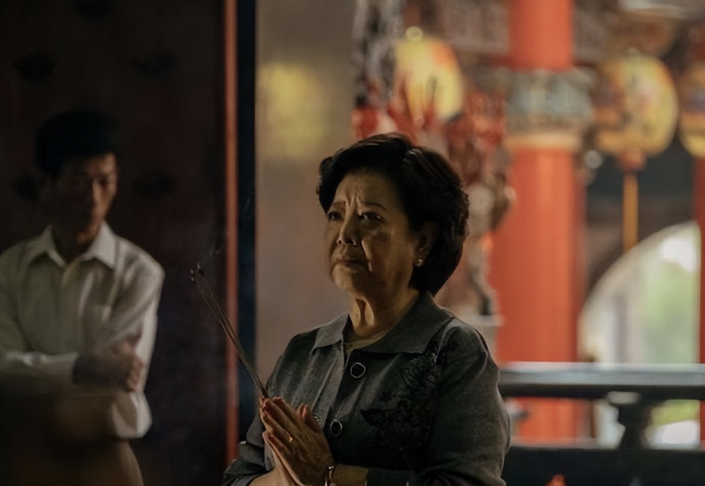 影帝影后多敬业？有人生吞12枚鸡蛋、鼻子被打歪，有人为戏锯门牙