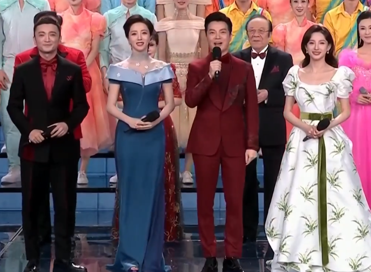 虎年春晚上的21位女星，穿着各有各的特色，有的让人倍感惊艳