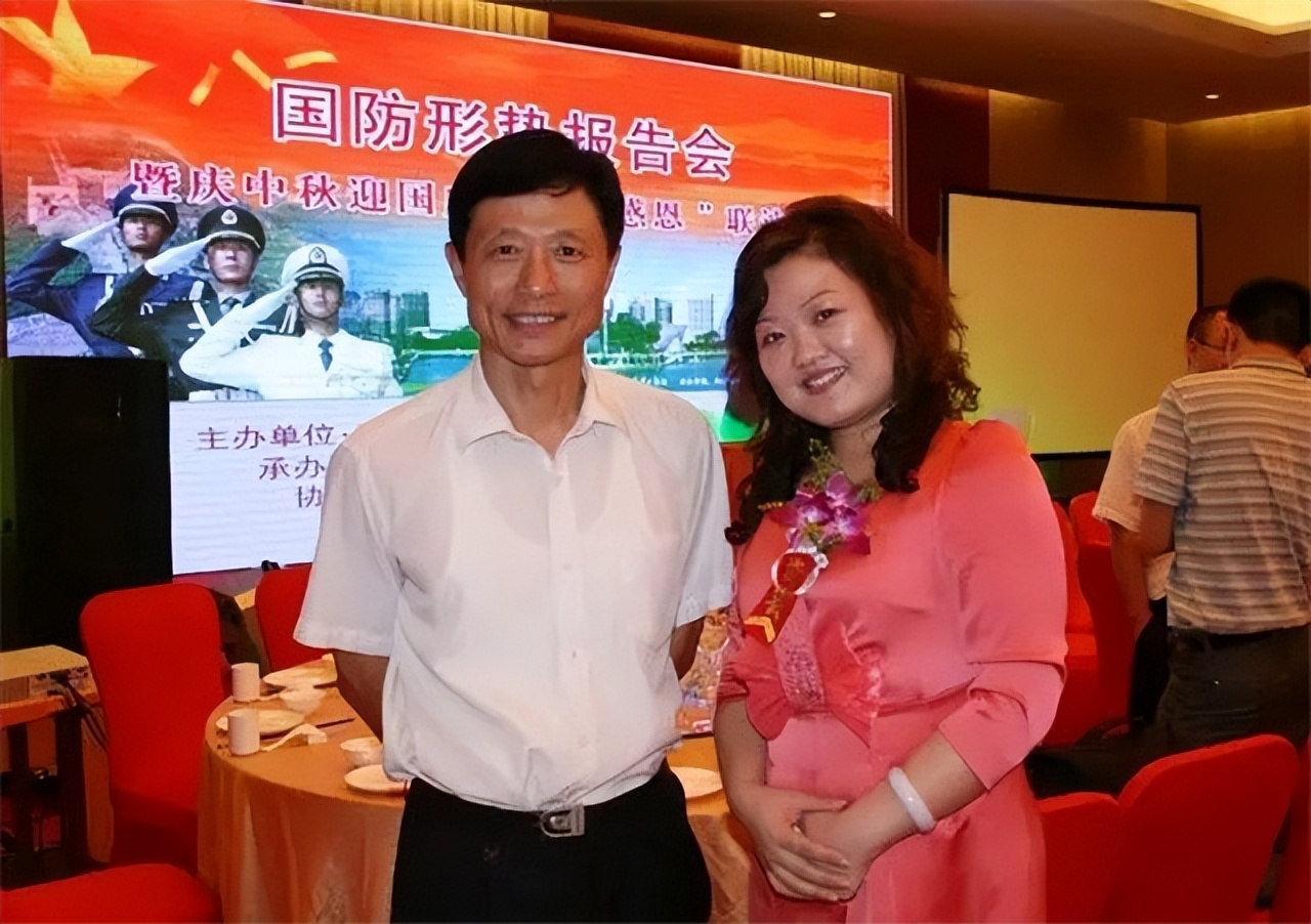 2014年艾跃进确诊胃癌，胃部被切掉4分之1，仍不愿意离开讲台