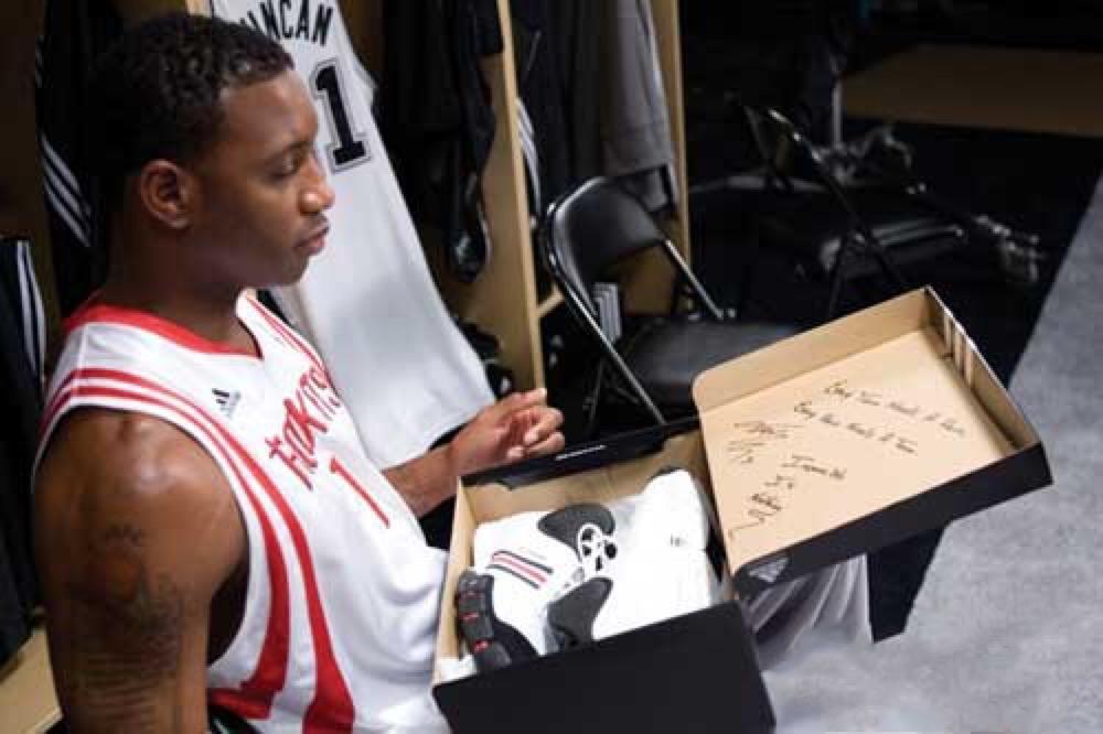 签约李宁的nba球星有哪些（NBA永远不会破产的八位球星，篮球收入对他们来说微不足道）-趣拿体育