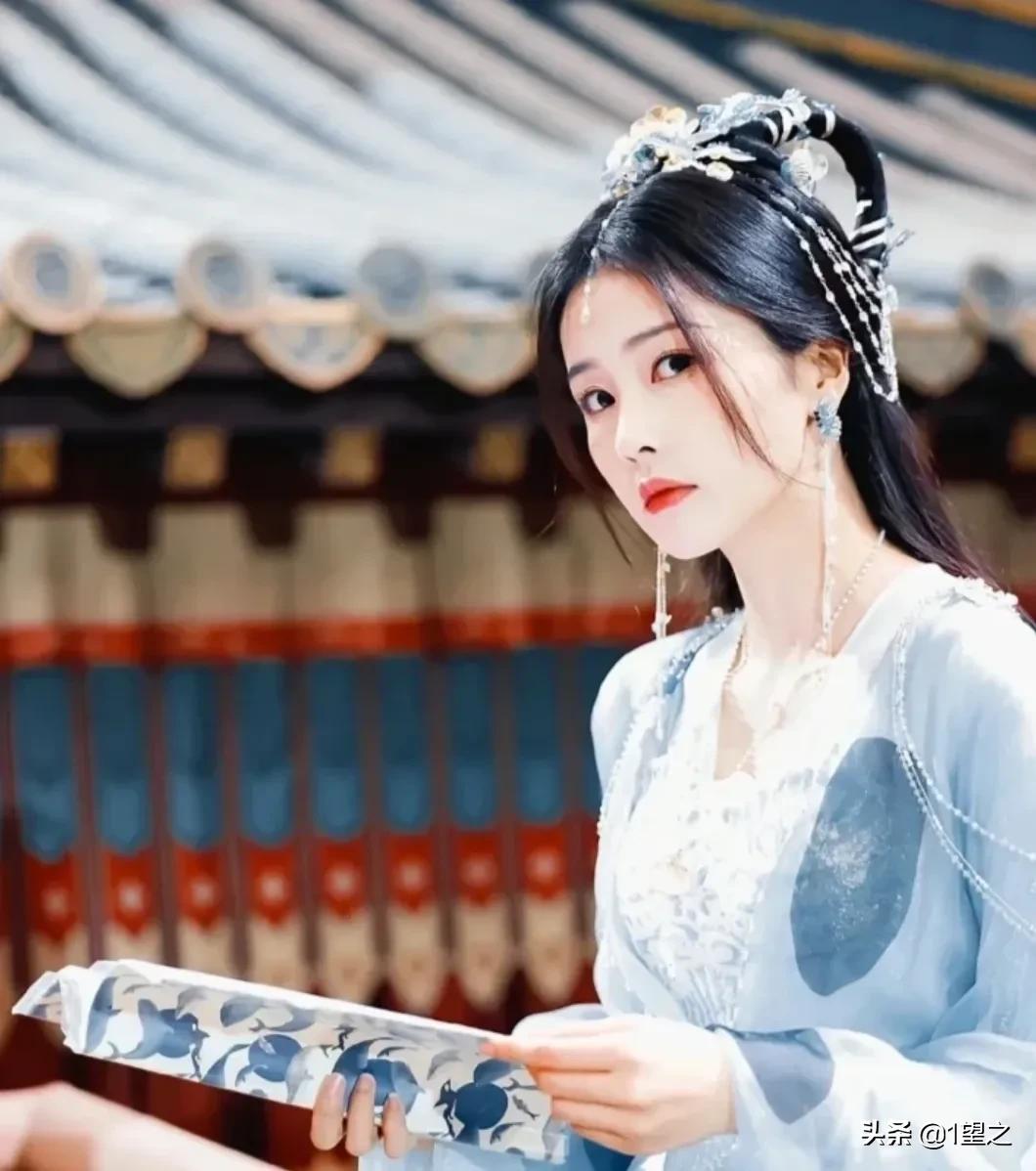 白鹿古装造型，长月烬明