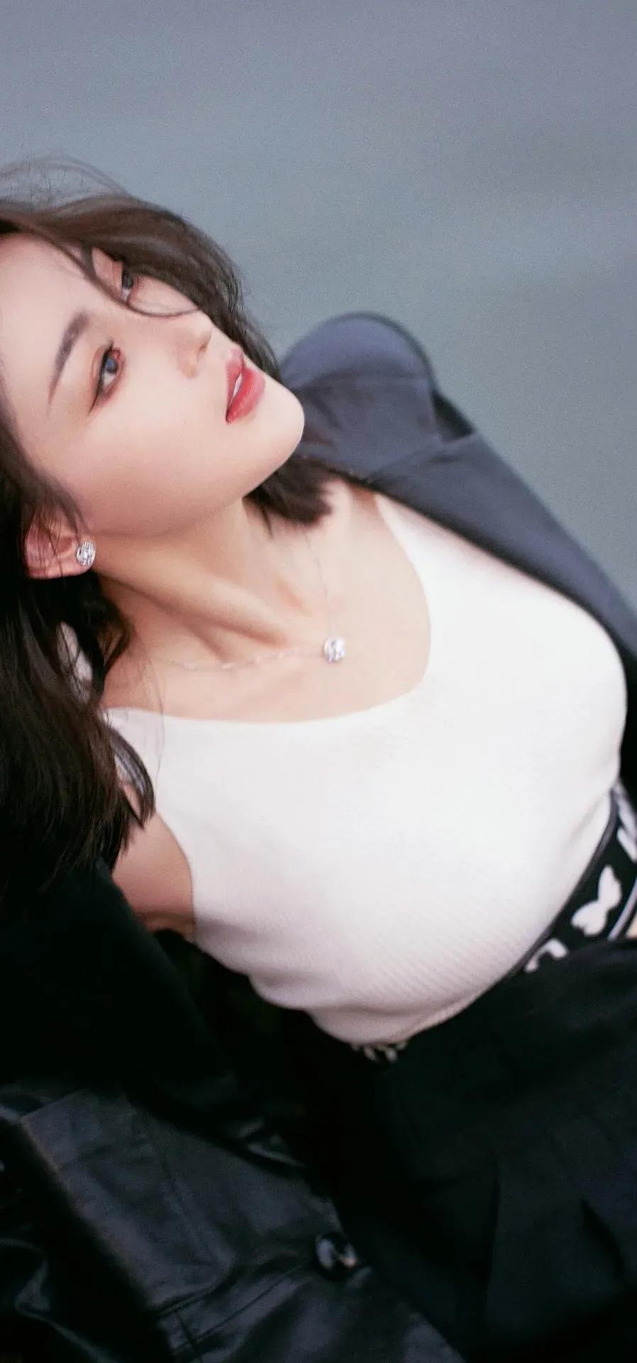 张天爱、杨幂杂志大片，清纯唯美，炫彩多姿