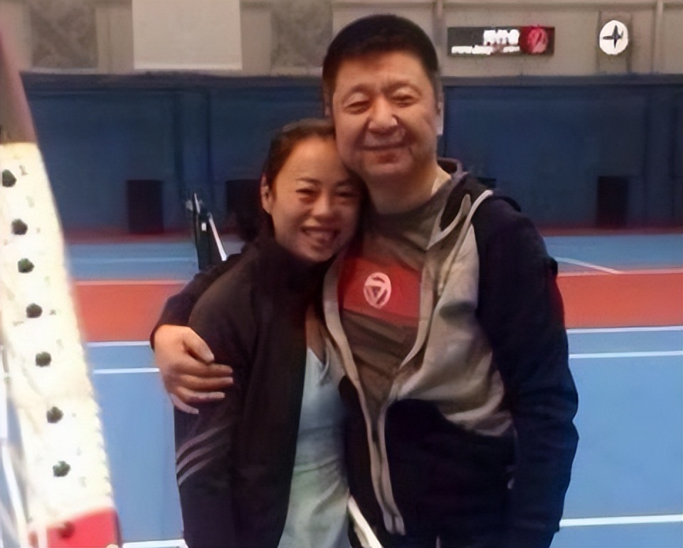 歌手黄绮珊：三婚三离，膝下无儿无女，54岁只有“干儿子”杜海涛