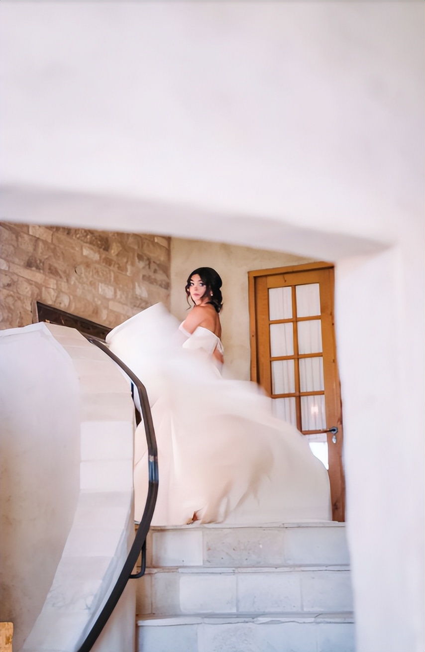 英格兰幸福时代来临（好莱坞美女大婚！曾换两次肾、透析暴瘦，如今被祝福：一定要幸福）