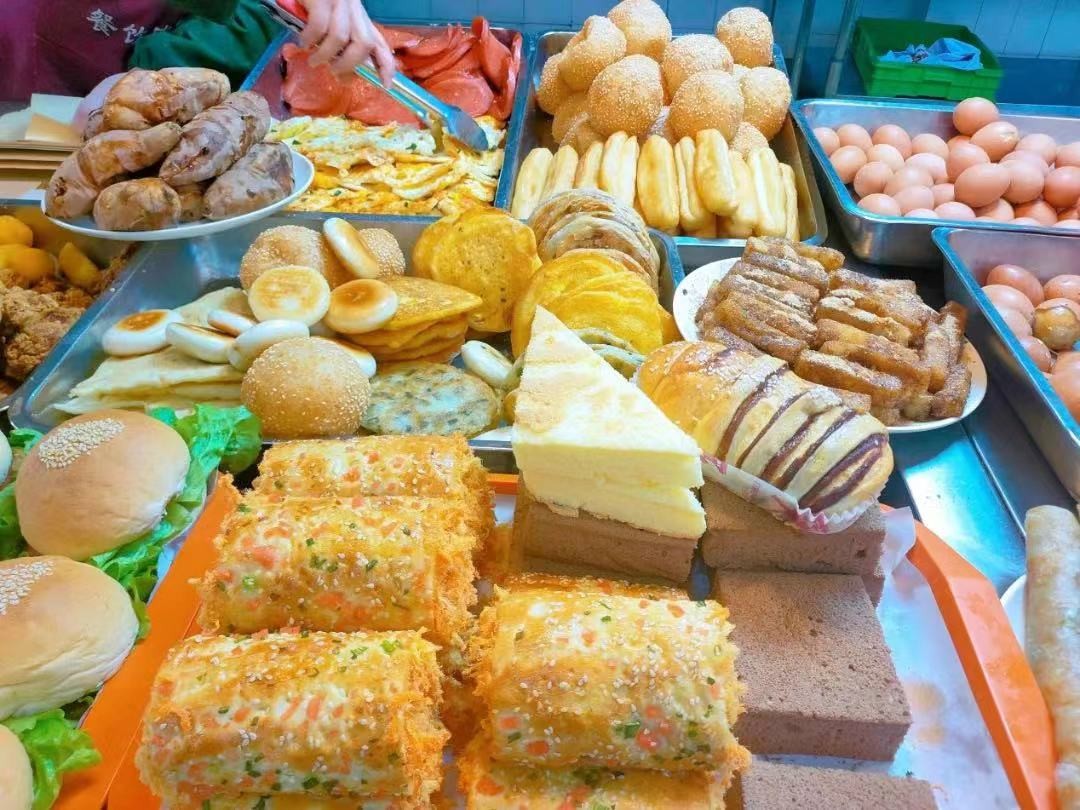 “恐龙”守候，坐拥4大食堂、水上图书馆！2022，成都理工大学等你来！