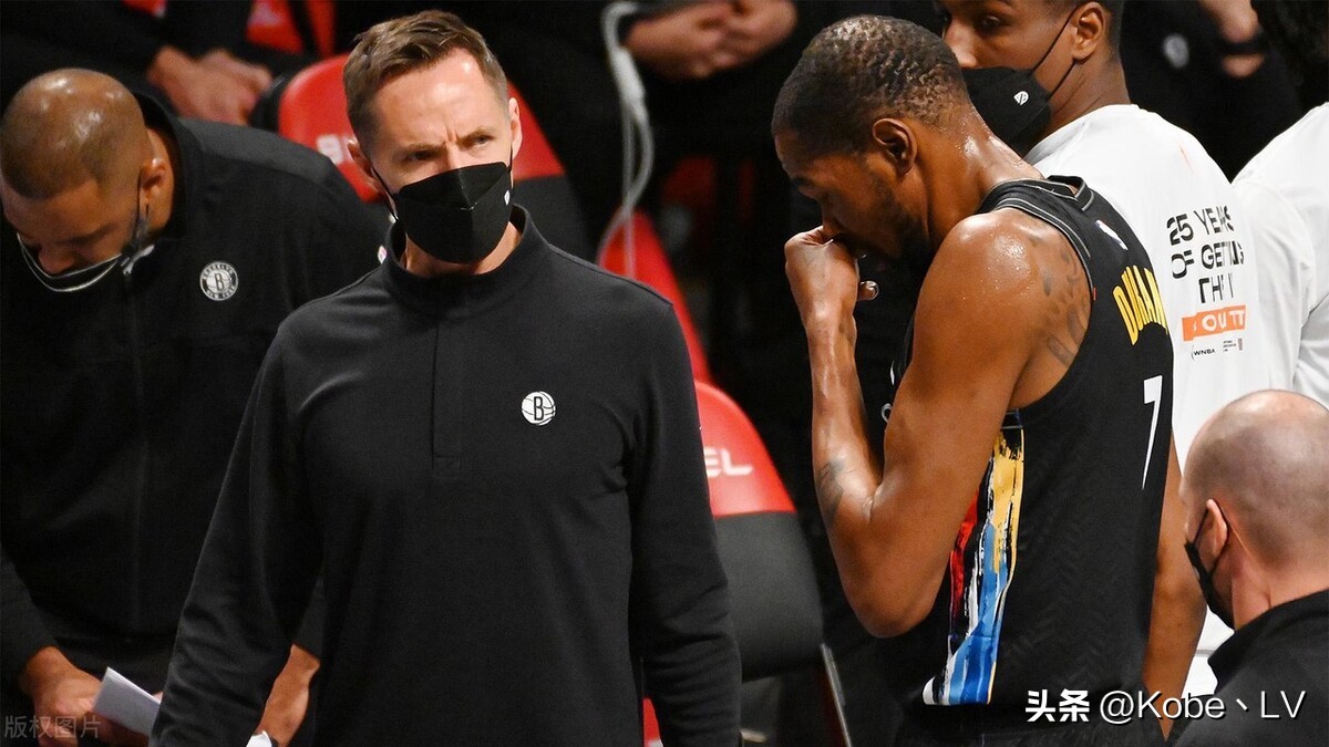 nba休賽期為什么這么長</h2>

<p>　　休賽期最精彩的動作是什么？</p>

<p>　　霍華德·貝克：這個魯迪·戈伯特貿易－－我不是指明尼蘇達州的一面（盡管我也喜歡）。我知道，“最佳轉會”通常意味著“最佳收購”，但我同意猶他爵士用戈伯特換取所有選秀權的決定。這是大膽而冒險的，在可預見的未來，爵士將跌入NBA的地窖。但這是必須的。戈伯特－米切爾時代已經陳腐沒有上升的余地，也沒有改進的途徑。拆掉一支50勝的球隊是很困難的。我欽佩這個決定－－以及收獲。</p>

<p>　　休賽期最糟糕的舉動是什么？</p>

<p>　　Beck: 杜蘭特的交易需求不管他的理由是什么－－那些仍然模糊不清－－從籃球的角度來看，這客觀上是一個錯誤。這可能是網隊有史以來最好的陣容。當然，有很大的波動性（你好，凱里·歐文和本西蒙斯但從理論上講，這支球隊是總冠軍的有力爭奪者，擁有三名NBA天才，兩側是兩名優秀射手（賽斯咖喱和喬哈里斯）和有能力的角色球員。杜蘭特想要離開？在交易了杜蘭特之后，哪支球隊會給他更好的機會去追逐總冠軍？如果他的目標是贏球，他最好的選擇就是留在原地。</p>

<p>　　<img alt=