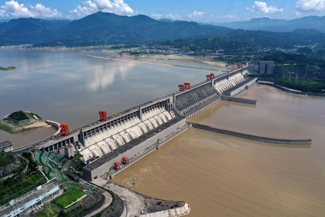三峡大坝出现裂缝?假的!耗资2000亿的大坝还能坚持多少年?