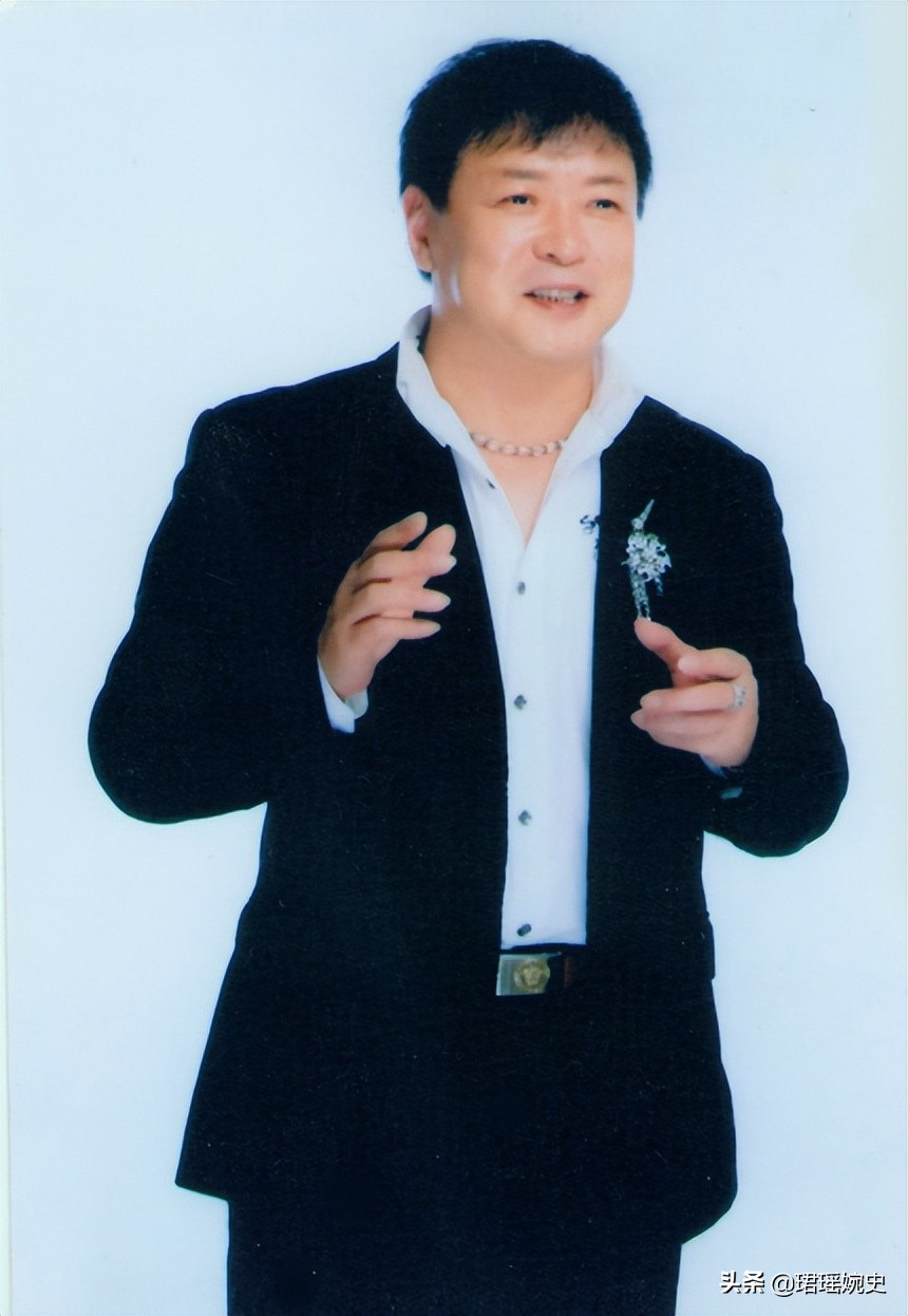 在1987年的时候,因为一次巧妙的缘分,迟志强认识了在一家电视机厂上班