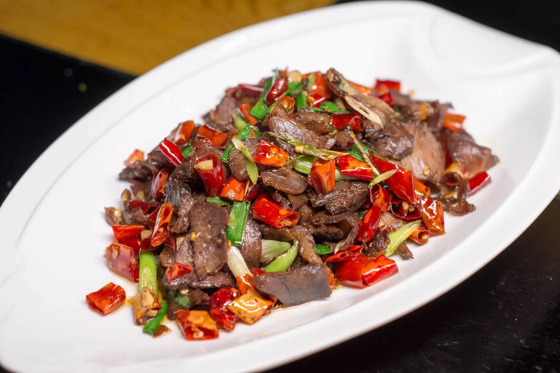圖片[2]-【小炒臘牛肉】做法步驟圖 爽口美味超下飯 孩子們特喜歡-起舞食譜網(wǎng)