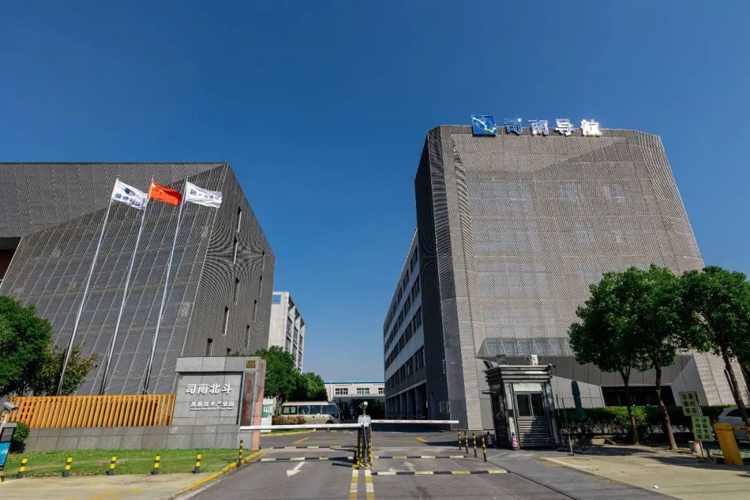 ˾�ϵ����뱱��ͬ�е�ʮ�꣬������ʶ��£�Ӧ��ˮ������