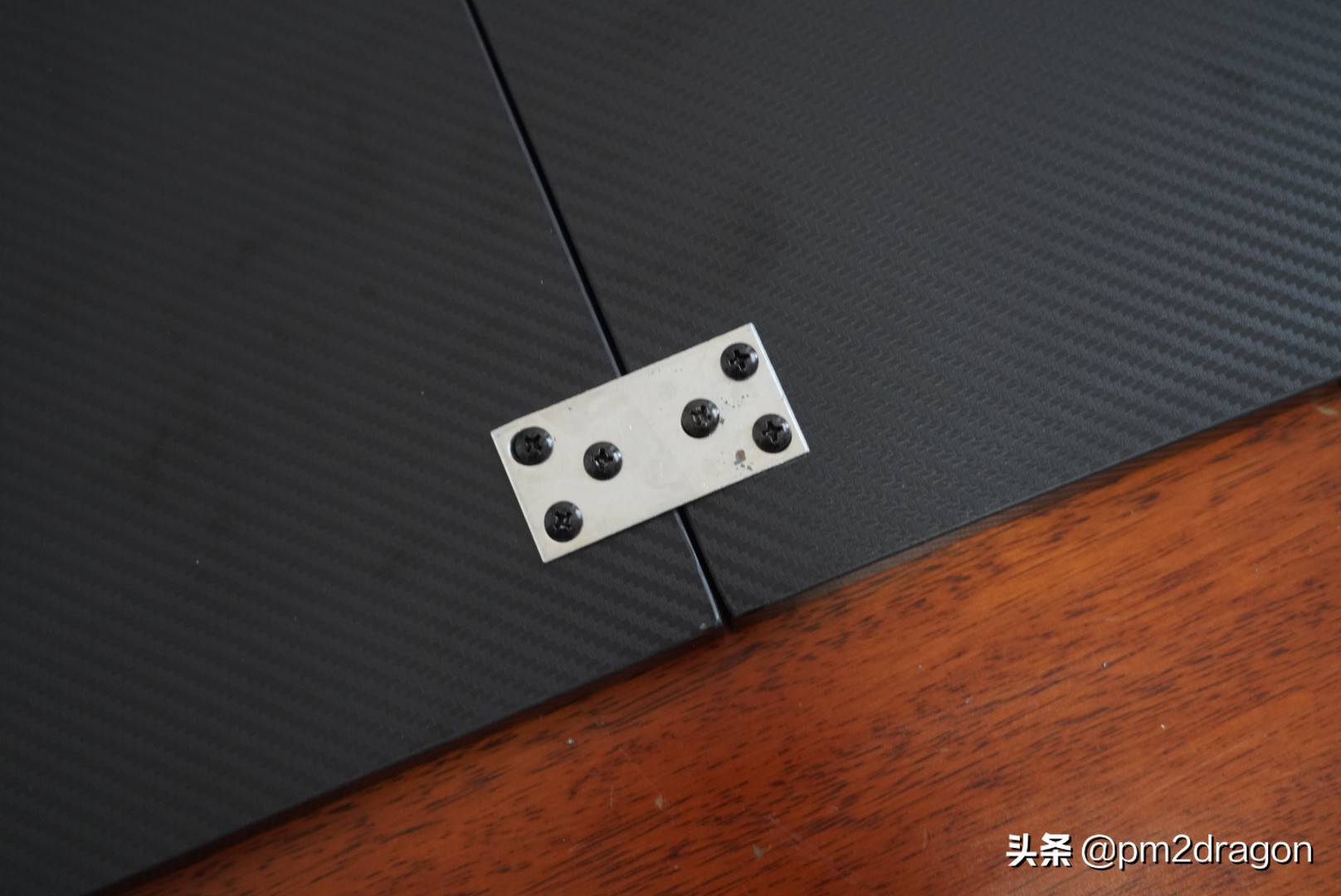 入手PUBG职业玩家同款--安德斯特未来战士升降桌+战神王座电竞椅