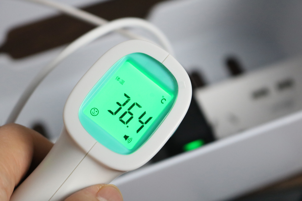 手机、笔记本通用的充电器——Aohi Magcube 100W氮化镓充电器