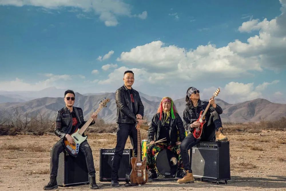 土摇的天花板与最后的乌托邦：吴宁越的布衣岁月 | 正午